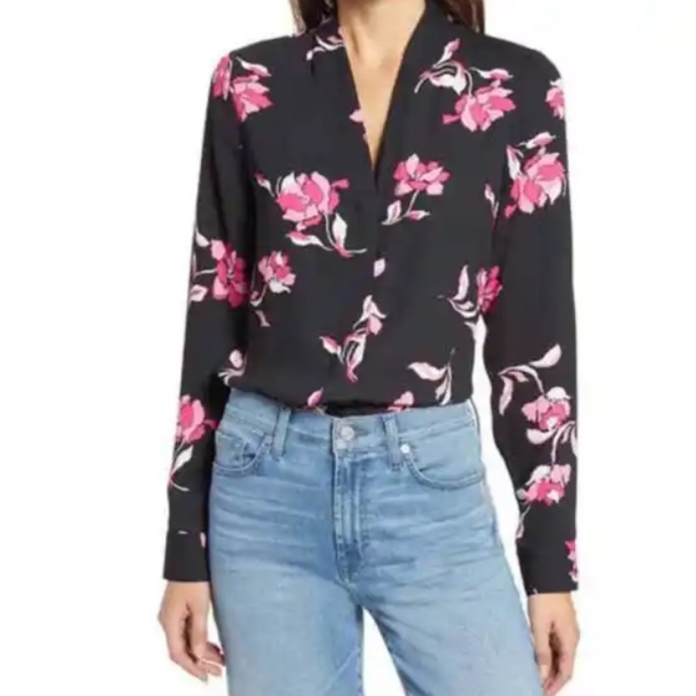 HALOGEN V-neck Top In Black- Pink Morgana Floral